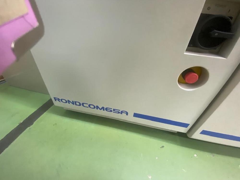 東京精密の真円度測定器のRONDCOM65A