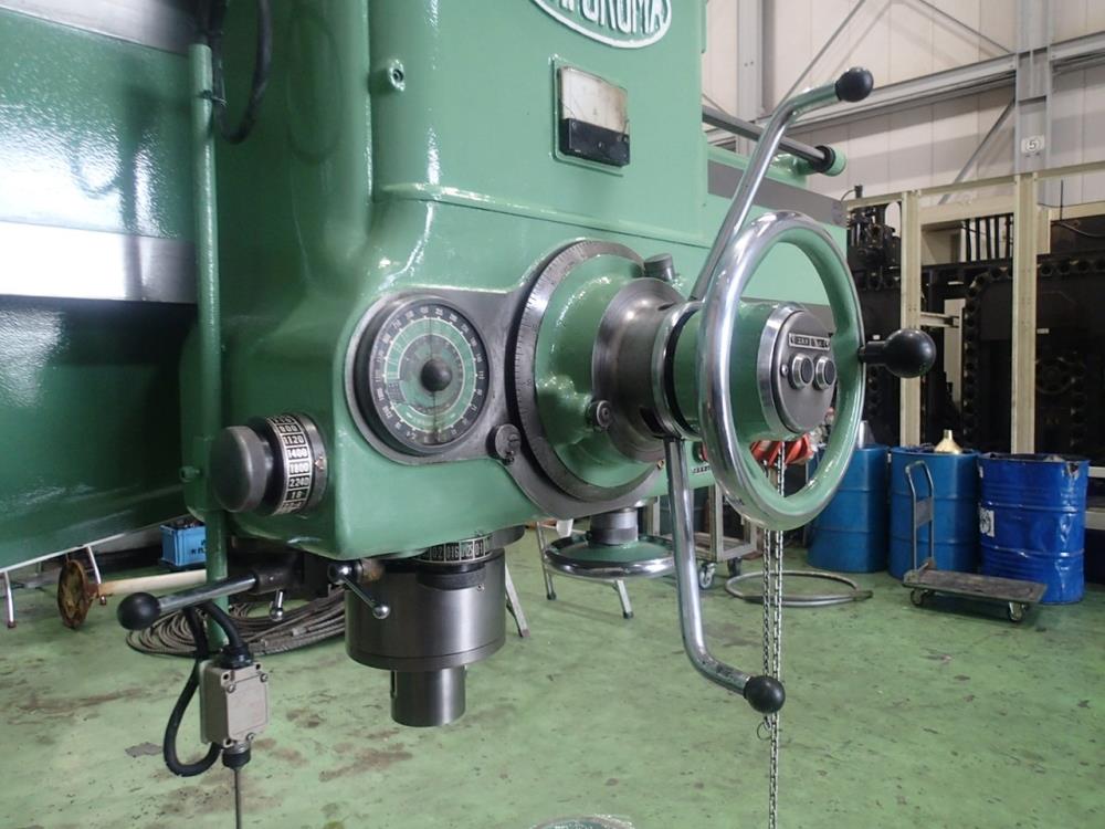 オークマのラジアルボール盤のDRA-J1600